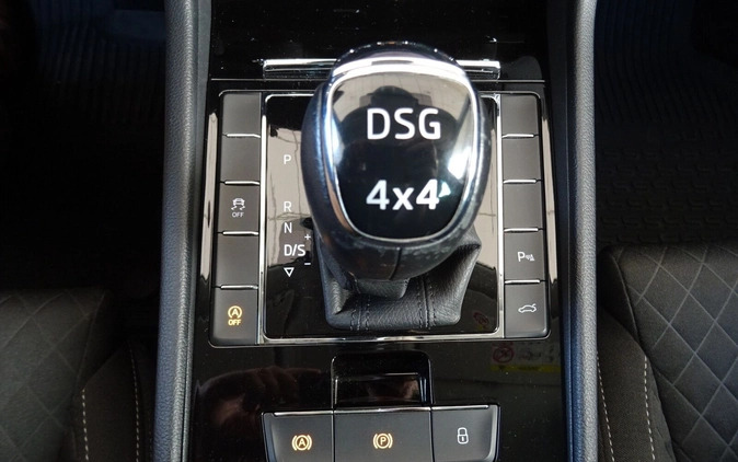 Skoda Superb cena 124900 przebieg: 106115, rok produkcji 2019 z Prabuty małe 254